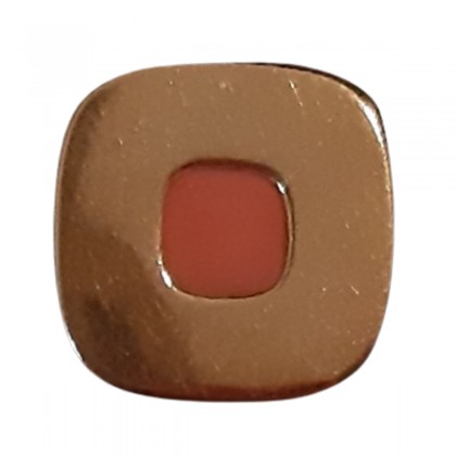 Gold ring with synthetic coral 