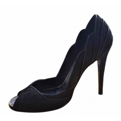 Fendi logo printed fabric and leather heels 