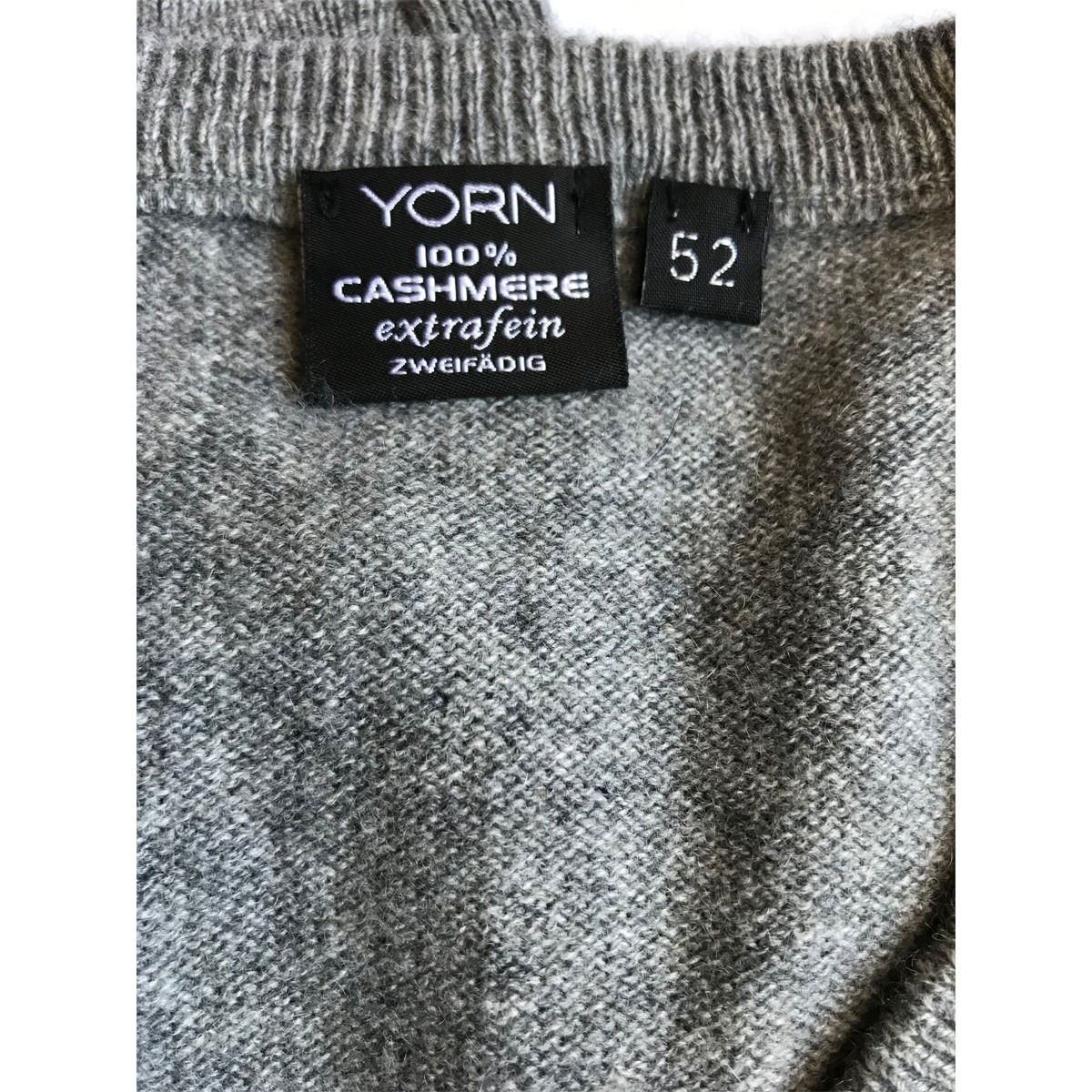 Yorn Printed Grey Cashmere top size IT52 | My good closet
